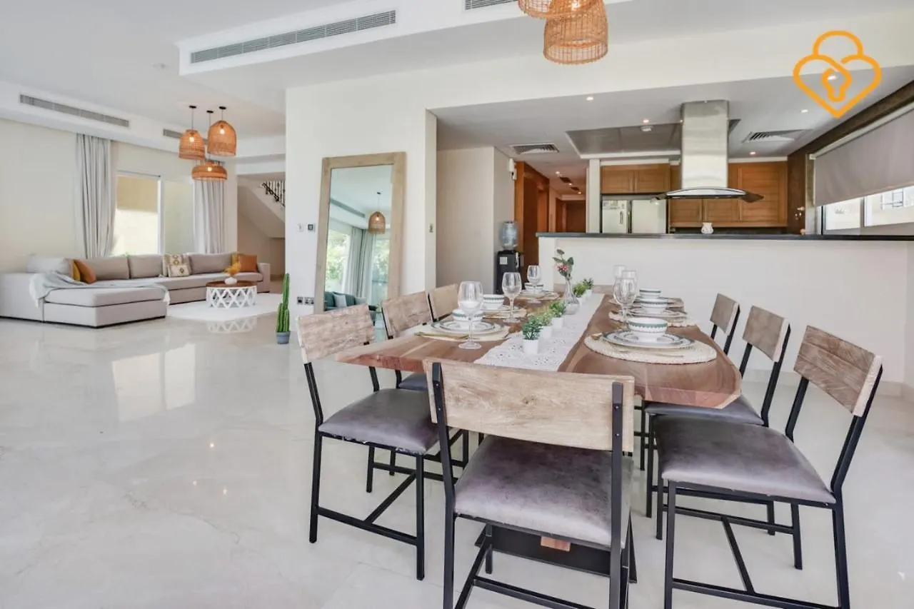 Keysplease 4 Bed Villa Jacuzzi & Pool Jumeirah Park Dubaj