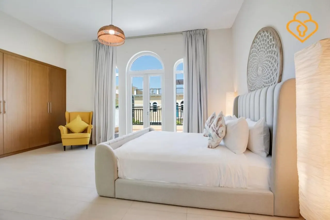Keysplease 4 Bed Villa Jacuzzi & Pool Jumeirah Park Dubaj
