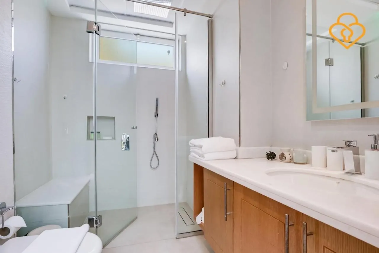 Keysplease 4 Bed Villa Jacuzzi & Pool Jumeirah Park Dubaj 0*,  Egyesült Arab Emírségek