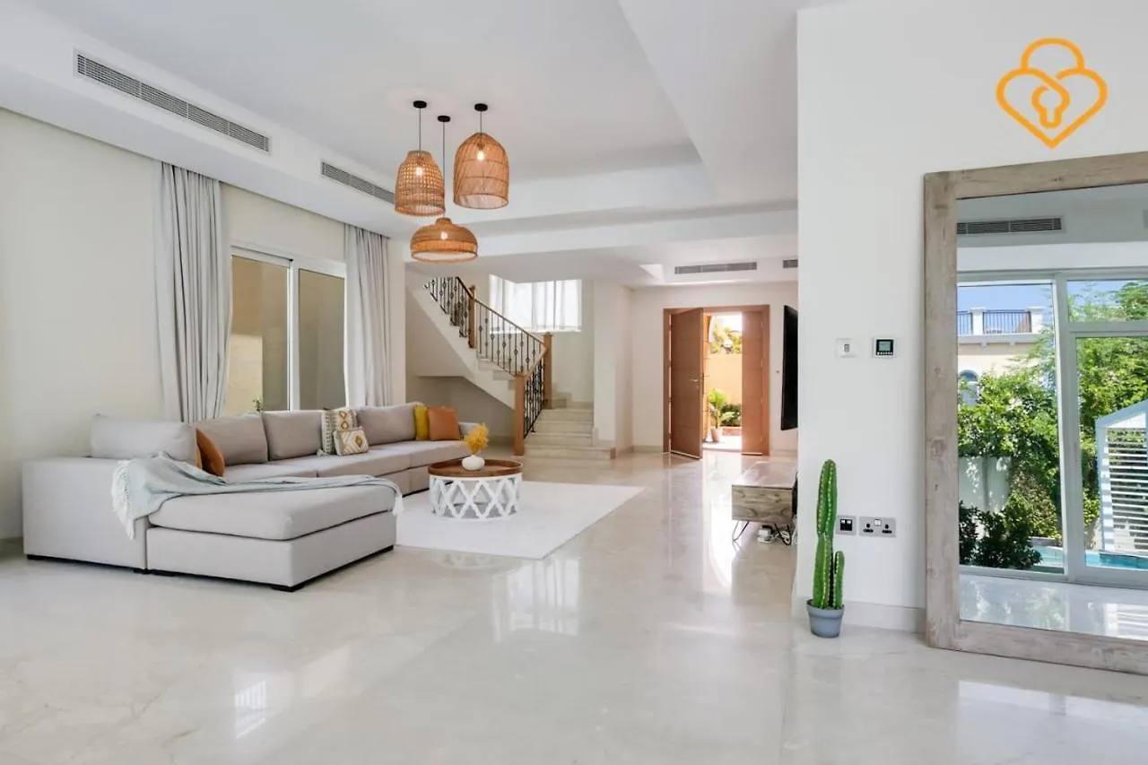 Keysplease 4 Bed Villa Jacuzzi & Pool Jumeirah Park Dubaj