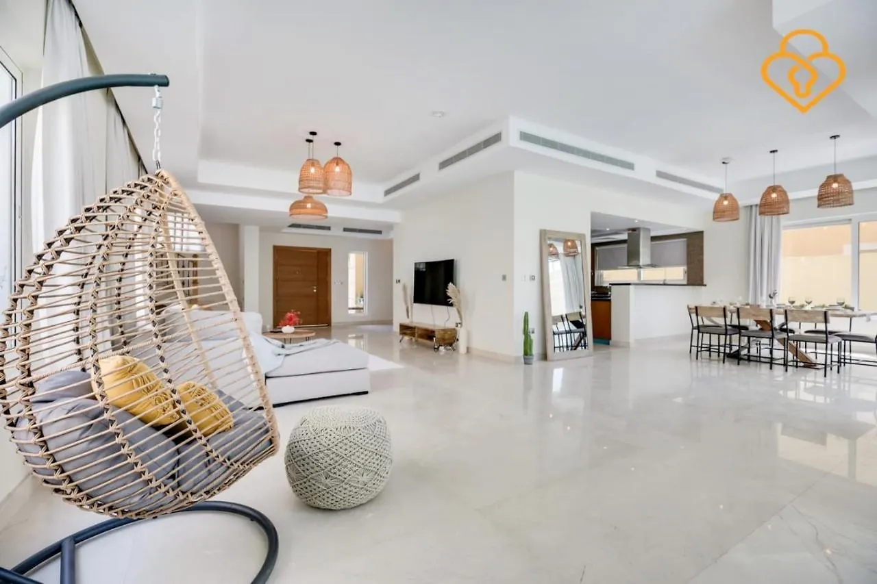 Keysplease 4 Bed Villa Jacuzzi & Pool Jumeirah Park Dubaj