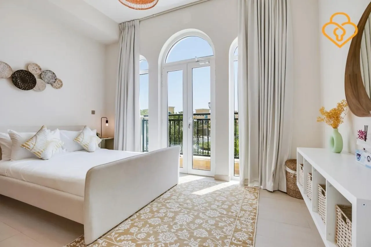 Keysplease 4 Bed Villa Jacuzzi & Pool Jumeirah Park Dubaj 0*,